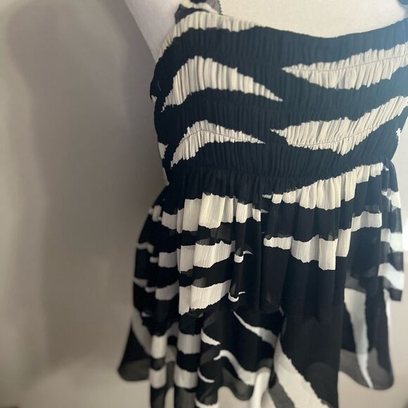 Tory Burch Lucea Top Animal Stripe
Black White size 14 large extra large zipper - Picture 12 of 15